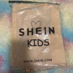 Pajama set is 6y girls❤️